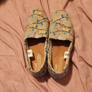 TOMS Women's Moccasins with Festive Lights Design